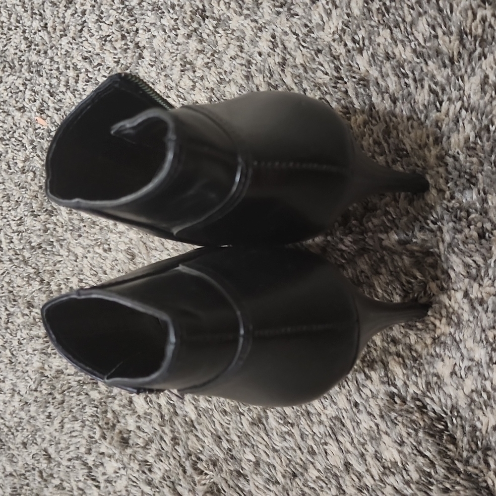 NINE WEST - Picture 4 of 4